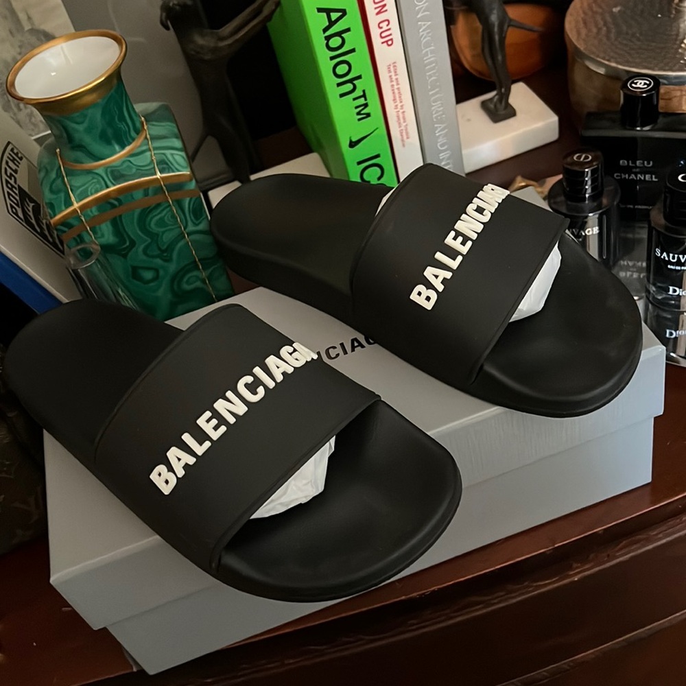 Balenciaga Pool Slide
